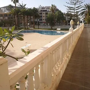 https://achacay-los-cristianos-tenerife-38650.in-canary-islands.com